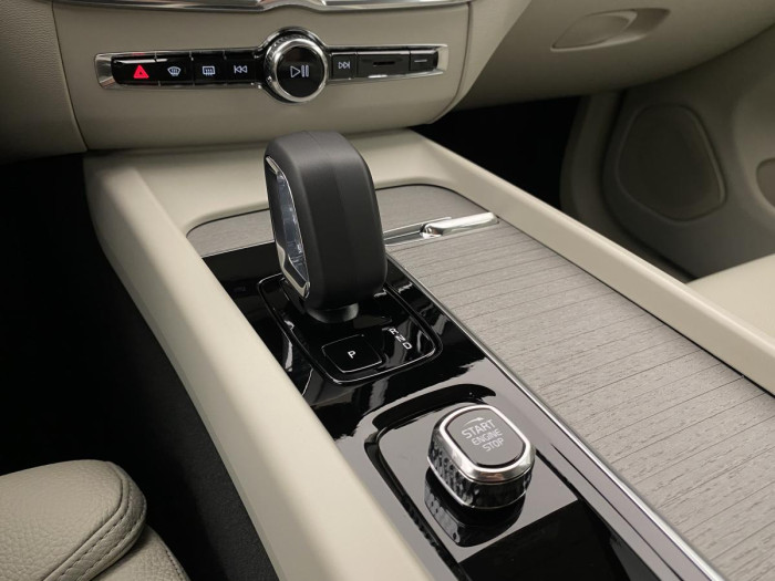 Volvo XC60 B4 AWD AUT DARK PLUS
