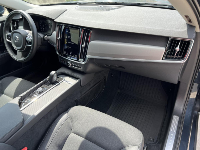Volvo V90 B4 AWD MOMENTUM Aut REZERVACE 2.0 Momentum