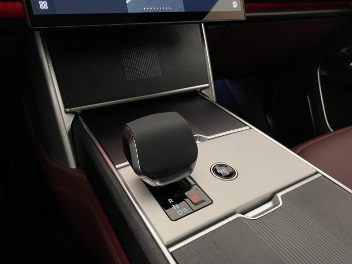 Land Rover Range Rover P550e AUTOBIOGRAPHY