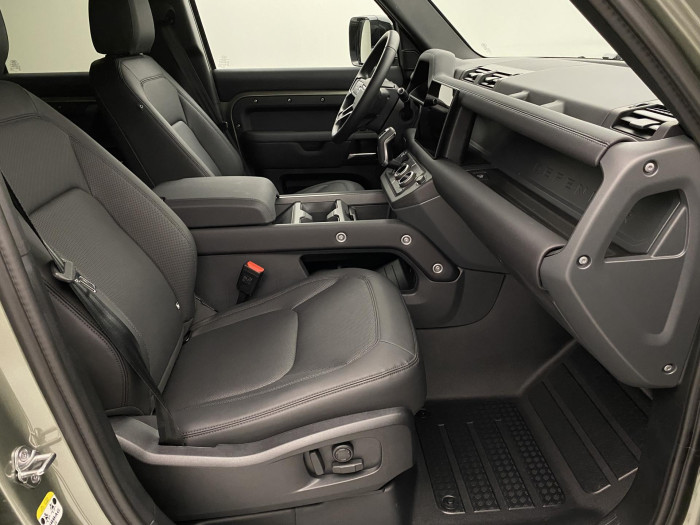 Land Rover Defender D250 X-DYNAMIC SE REZERVACE 3.0 d Dynamic SE