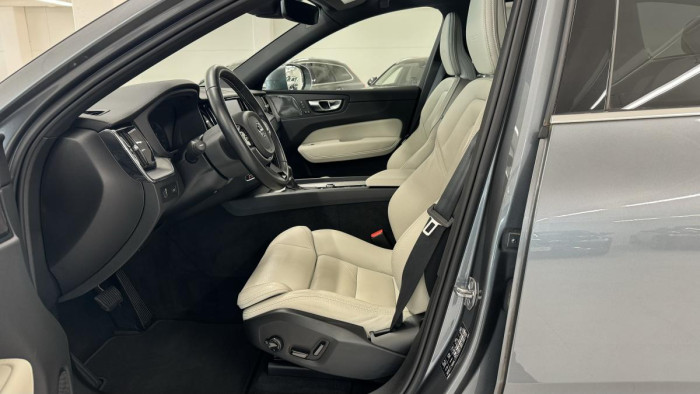 Volvo XC60 D4 INSCRIPTION AUT REZERVACE 2.0 d