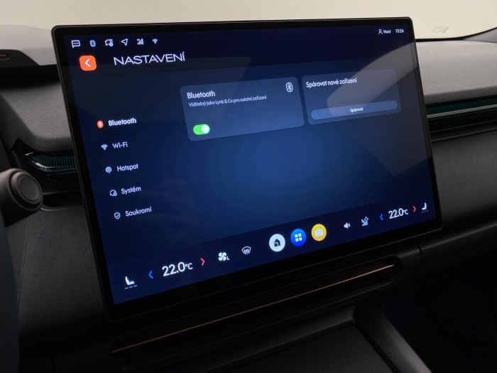 Lynk & Co 08 MORE PHEV