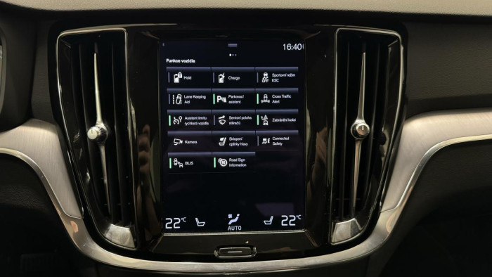 Volvo V60 T6 AWD RECHARGE AT REZERVACE 2.0 AT