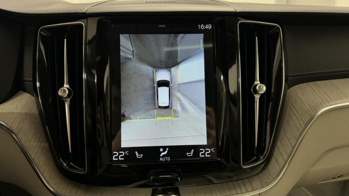 Volvo XC60 T8 AWD RECHARGE REZERVACE