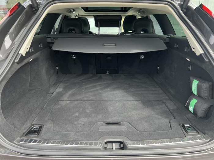 Volvo V90 B5 DARK ULTIMATE Aut 1.maj.