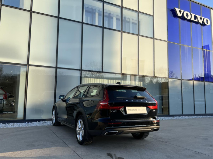 Volvo V60 CROSS COUNTRY B4 AWD Aut 1.maj