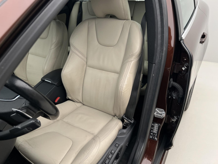 Volvo XC60 D5 AWD SUMMUM AUT CZ 2.4 d Summum