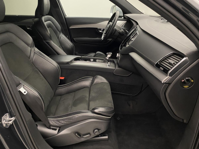 Volvo XC90 D5 AWD R-DESIGN REZERVACE 2.0 d