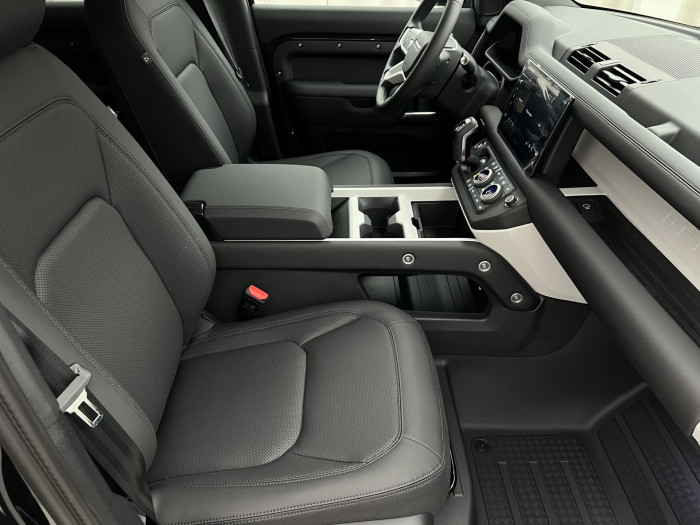 Land Rover Defender 110 D250 S AWD Aut 3.0 d