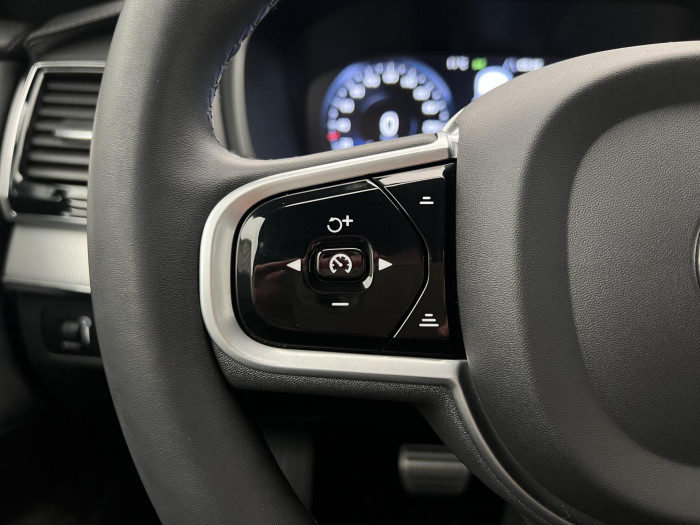 Volvo XC90 B5 AWD R-DESIGN 7MÍSTNÁ AUT