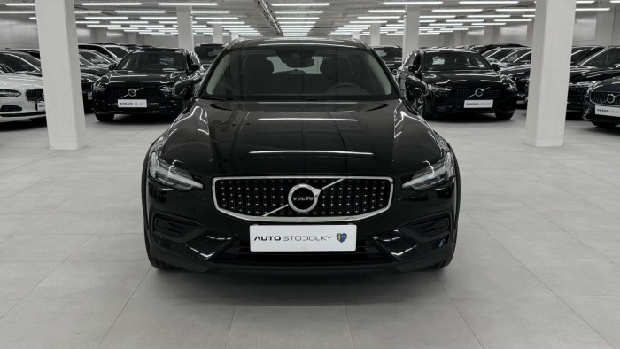 Volvo V60 CROSS COUNTRY B4 AWD REZERVACE