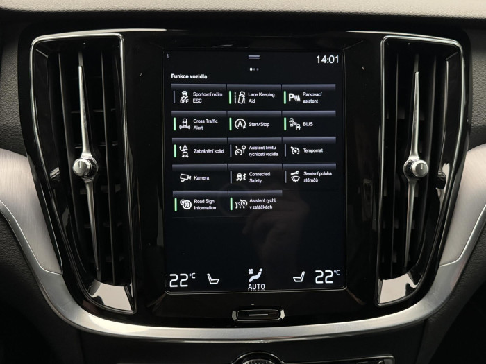 Volvo V60 CC D4 AWD MOMENTUM CZ 1.maj 2.0 d CC CC Momentum