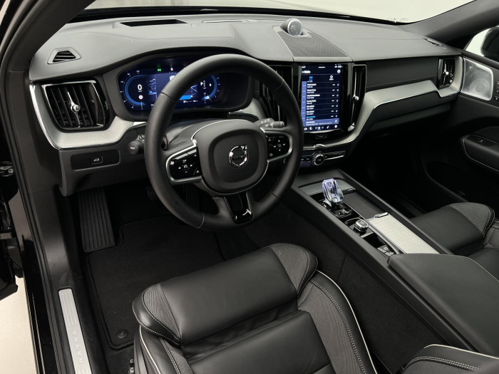 Volvo XC60 B5 AWD ULTRA BLACK EDITION AUT 2.0 Edition