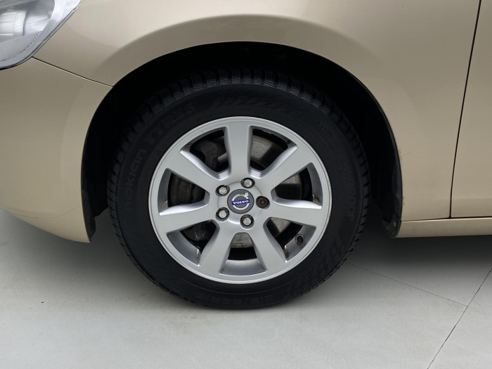 Volvo V60 D5 MOMENTUM 2.4 d Momentum