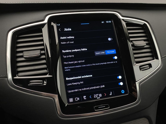 Volvo XC90 B6 AWD AUT BRIGHT PLUS 7-míst 2.0 Plus