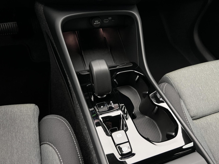 Volvo XC40 B3 PLUS DARK AUT CZ