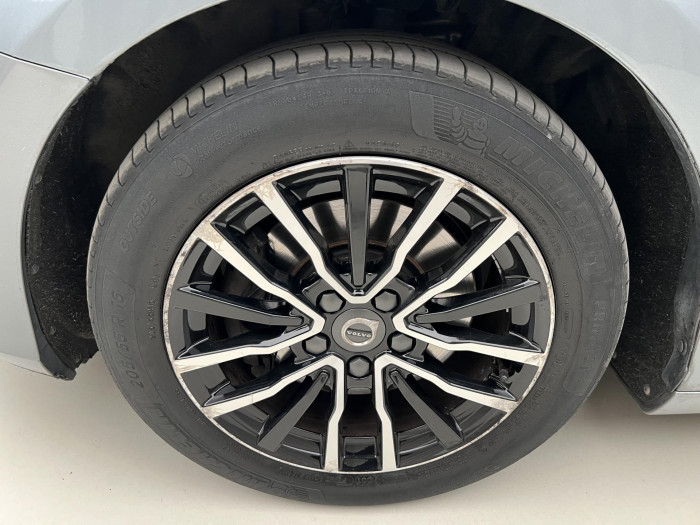 Volvo V40 T2 BLACK EDITION 1.maj. 2.0 Edition