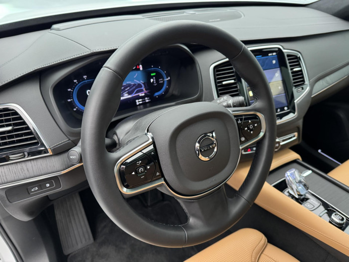 Volvo XC90 T8 AWD RECHARGE REZERVACE