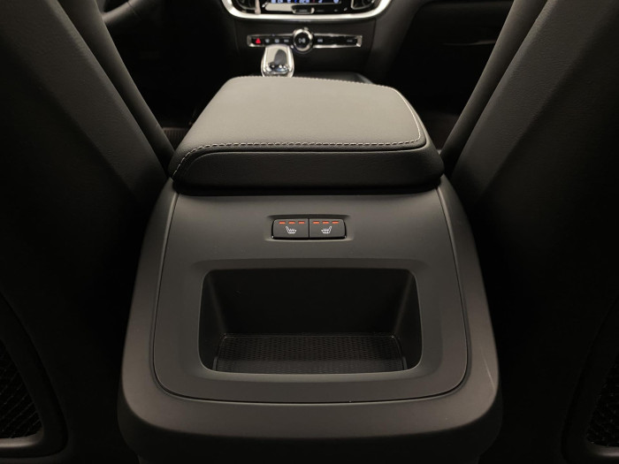 Volvo V60 B4 DARK PLUS AUT CZ