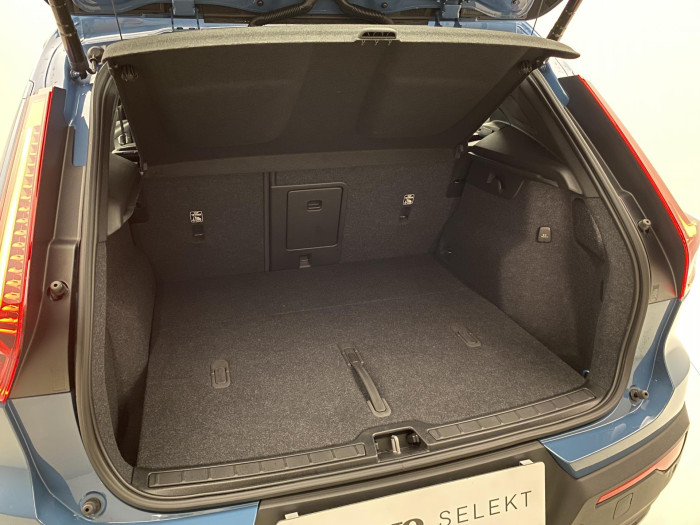 Volvo XC40 B4 ULTIMATE DARK AUT CZ