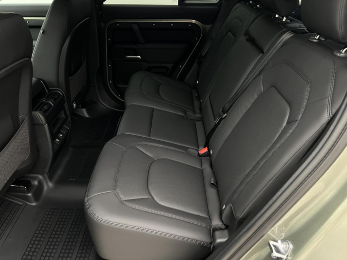 Land Rover Defender 110 D300 X-DYNAMIC SE AWD Aut 3.0 d Dynamic SE