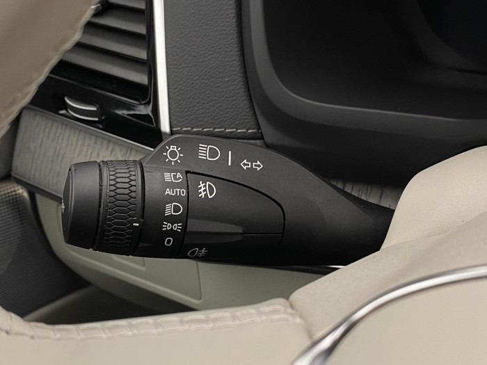 Volvo XC90 B5 AWD BRIGHT ULTRA REZERVACE