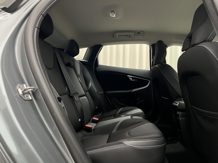 Volvo V40 T2 BLACK EDITION 1.maj. 2.0 Edition