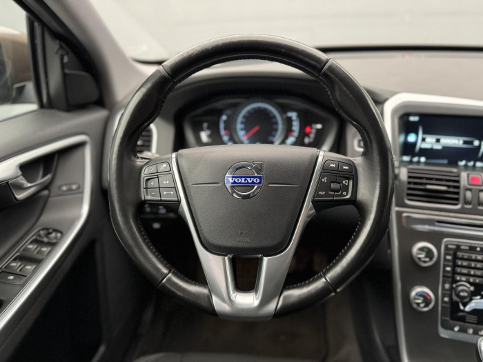 Volvo XC60 D4 MOMENTUM AUT CZ 2.4 d Momentum