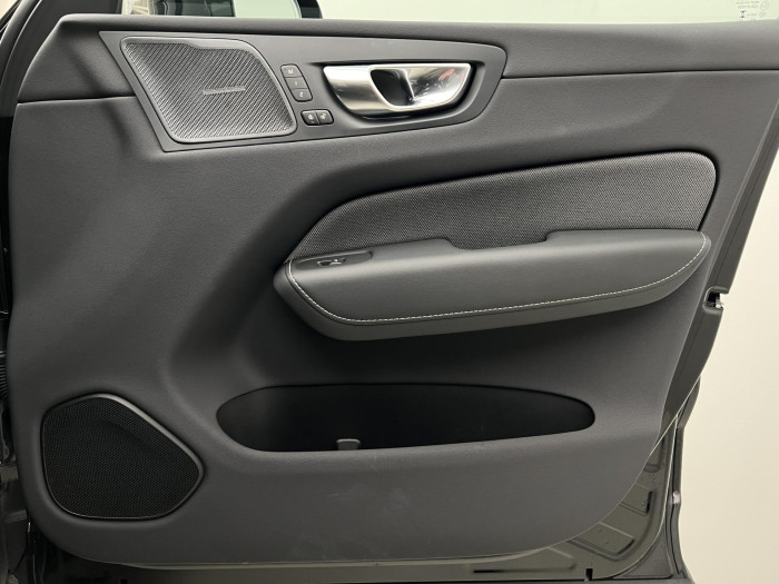 Volvo XC60 T6 AWD RECHARGE BLACK EDITION 2.0 Edition