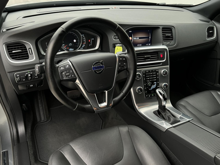 Volvo V60 CC D4 AWD SUMMUM AUT 2.4 d CC CC Summum