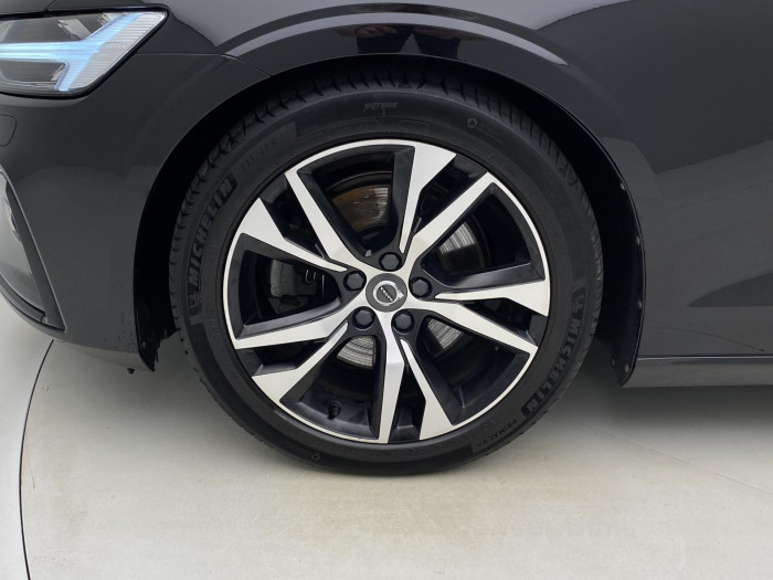 Volvo V60 B3 DARK PLUS REZERVACE