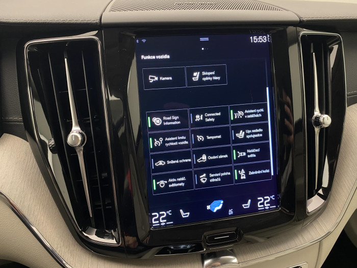 Volvo XC60 B4 AWD DARK PLUS AUT CZ