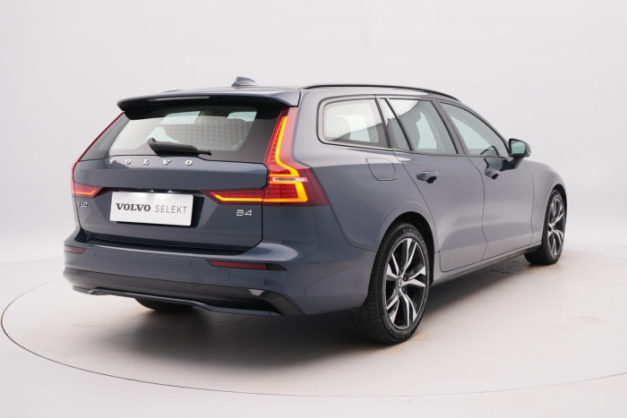 Volvo V60 B4 PLUS DARK AUT 1.maj