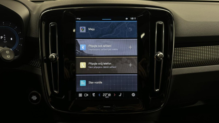 Volvo XC40 B3 ULTIMATE DARK REZERVACE