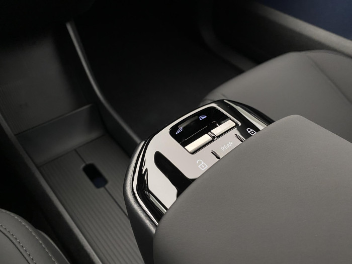 Volvo EX30 PURE ELECTRIC SINGLE PLUS