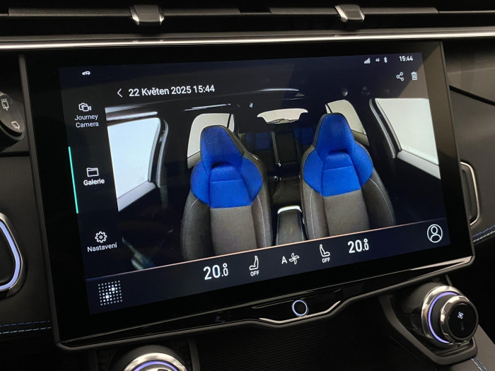 Lynk & Co 01 PHEV DCT AUT 1.maj REZERVACE