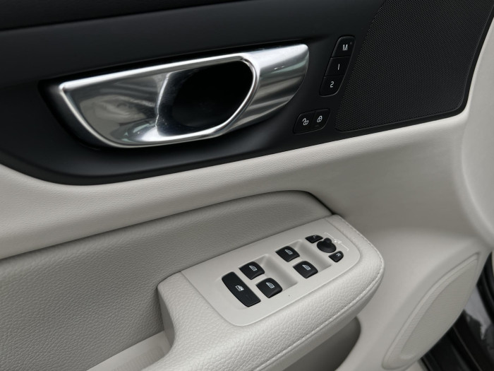 Volvo V60 B4 INSCRIPTION AUT 1.maj.