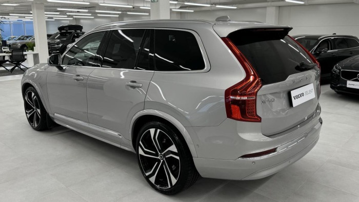 Volvo XC90 B5 AWD ULTIMATE REZERVACE