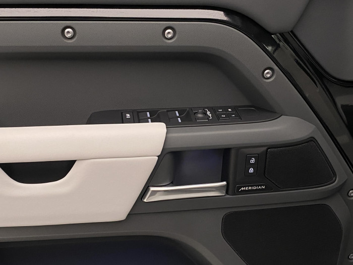 Land Rover Defender 110 D250 X-DYNAMIC SE AWD AUT 3.0 d Dynamic SE