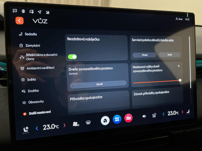 Lynk & Co 08 MORE PHEV