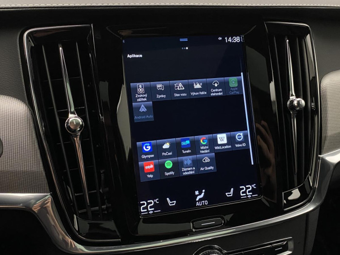Volvo V90 B6 AWD R-DESIGN AUT REZERVACE