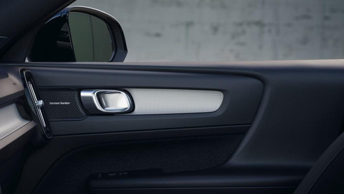 Volvo XC40 B3 PLUS BLACK EDITION AUT
