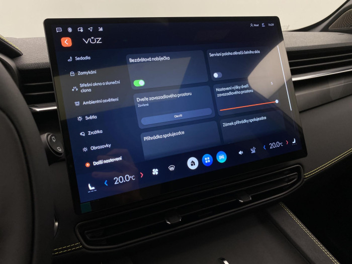 Lynk & Co 01 01 MORE PHEV DEMO