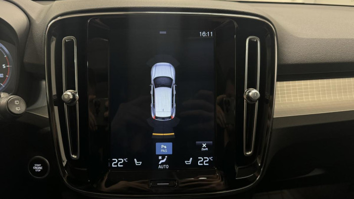 Volvo XC40 D3 MOMENTUM ADVANCED REZERVACE 2.0 d Momentum
