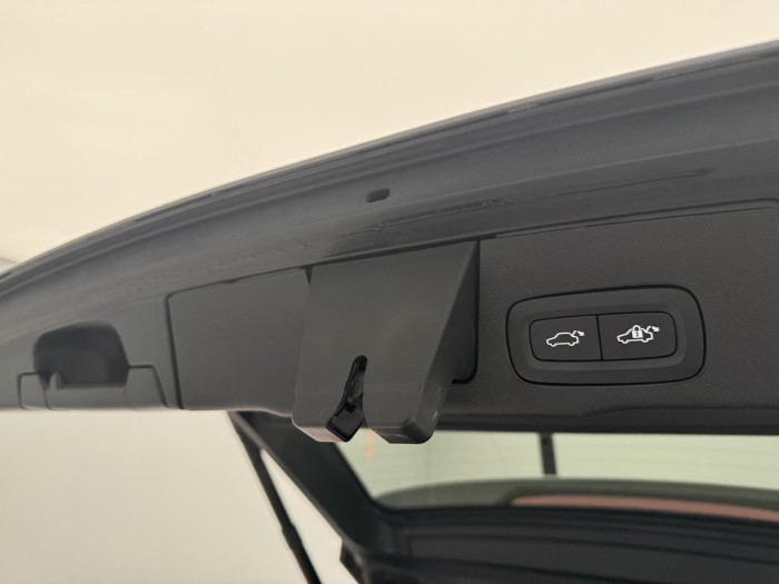 Volvo XC60 B5 AWD DARK PLUS CZ 1.maj