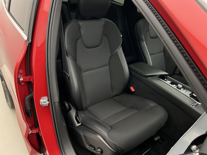 Volvo XC60 B5 AWD MOMENTUM AUT 2.0 Momentum