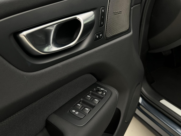 Volvo XC60 B5 AWD BLACK EDITION PLUS AUT