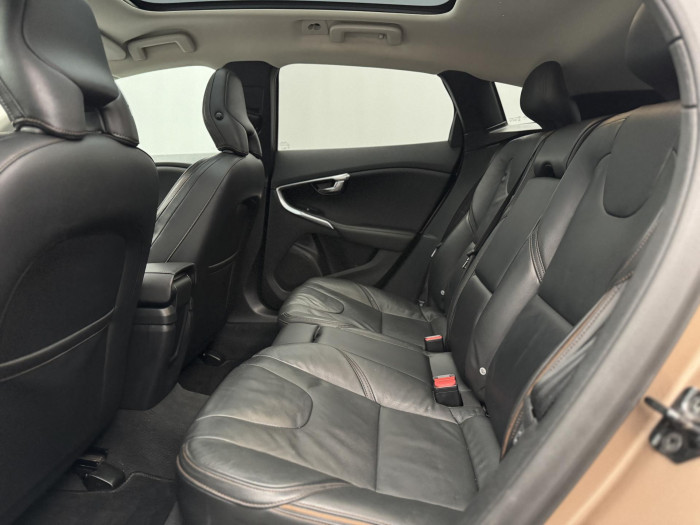 Volvo V40 CC T5 AWD SUMMUM AUT CZ 2.5 CC CC Summum