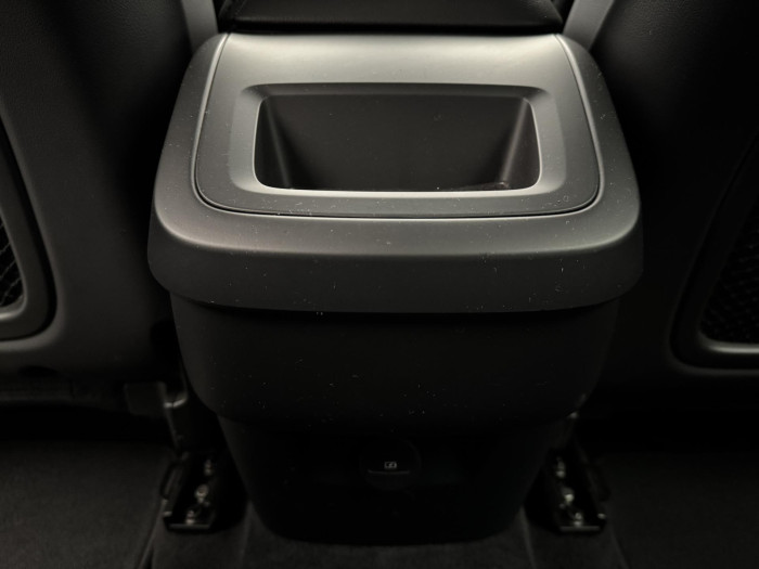 Volvo XC60 B4 AWD CORE CZ 1. maj