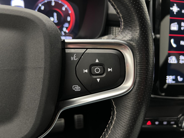 Volvo XC40 D4 AWD R-DESIGN AUT CZ 2.0 d